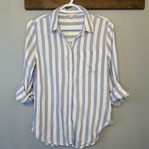 beachlunchlounge Tops - Beach lunch lounge Blue and White Striped Button Down Shirt size Small